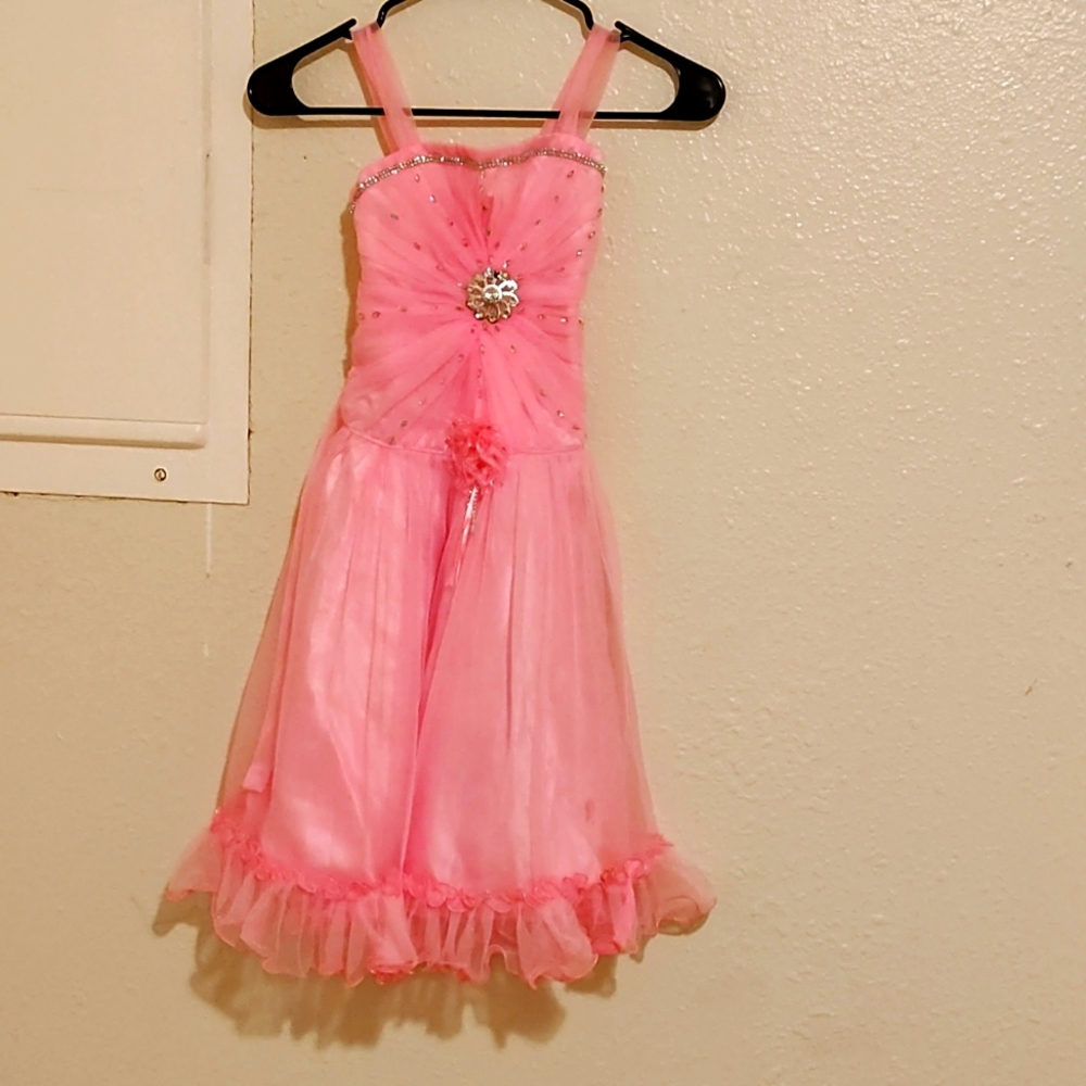 A girl dress  M.D amir